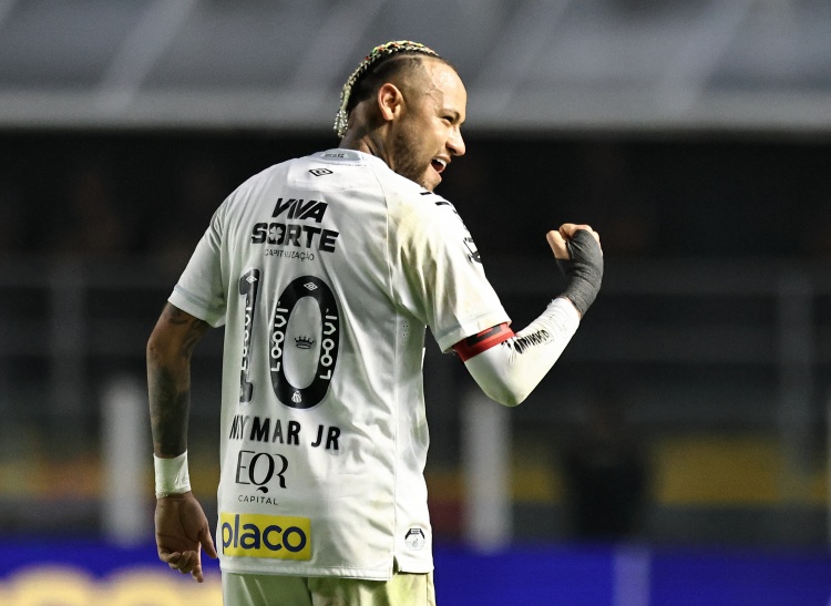 彩票-ESPN：内马尔开始康复训练，针对加强左膝力量